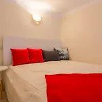 Jokai 3 Design Apartment