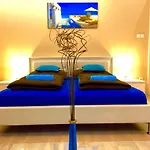 Dohany Downtown Residency, The Shelters