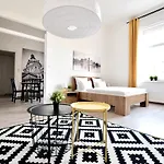 Standard Apartment By Hi5 - Bazilika Suite