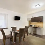 Paulay Downtown Apartments