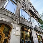 Nagymezo 8 Entire Apartment