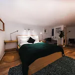 D.Five Downtown Forest Apartment