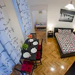 Metroflat Apartments B18