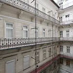 Standard Apartment By Hi5 - Terez 6