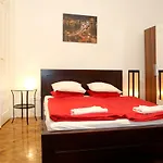 Ariel Studio Close To St. Stephen Basilica