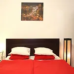 Ariel Studio Close To St. Stephen Basilica
