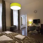 Walton Prime Apartment