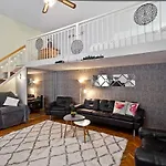 Capital Center Apartments Uelloi