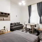 W2 Synagogue Apartment
