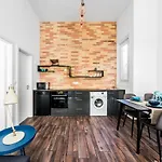 New Dob 53-4 Center Apartment
