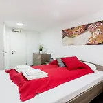 E-52 Apartment In Center