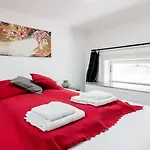 E-52 Apartment In Center