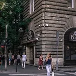 Very Stylish And Fresh Studio Home In The Center