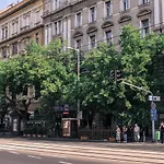 Very Stylish And Fresh Studio Home In The Center