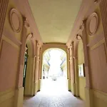 Historic Feelings By Gozsdu Entrance