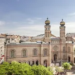 Synagogue Apartment Dohany