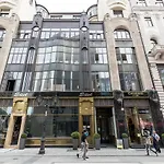 Fashion Street Luxury Apartment