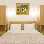 Authentic Akacfa Apartment