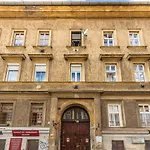 Green Thea Apartment / Free Parking