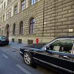 St King 11 By Hi5 Apartments