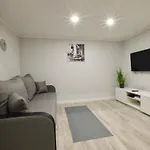 Standard Apartment By Hi5 - Csengery 3