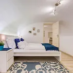 Beautiful Apartment At Basilica