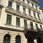 D.Five Vintage Apartment At Basilica