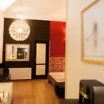 Inviting Flat In The Heart Of Town