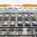 Inviting Flat In The Heart Of Town