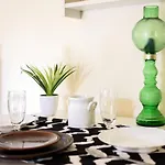 Sunny Side Apartment