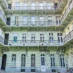 Vanilla Apartment