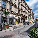 Kiraly 28-1 Entire Aircon Center Apartment