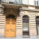 Woeroesmarty Studio - Budapest Center