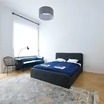 Luxury Apartment by Hi5 - Október 6 Street