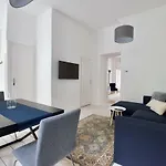 Luxury Apartment by Hi5 - Október 6 Street