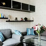 Hollo Apartment - Private Garage - A/C