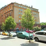 Castle Court Apartment