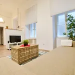 Standard Apartment By Hi5 - Erzsebet Blv 29