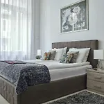 7Seasons Central Suites
