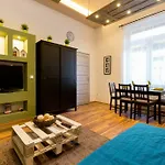 Bpm - Downtown Studio And Luxury Apartments
