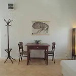Bpm-Apartment Charm And Le Petit