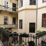 Bathory Downtown Homey Apartment