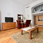 Luxury Apartment By Hi5 - Havas Street