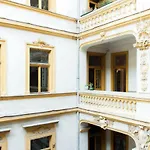 Apartment In Vi. - Terezvaros