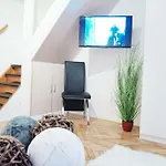 New Astoria Apartment