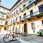Amazon Apartment Near The Famous Party Boulevard