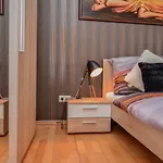 Design Free Parking Apartment In City Center