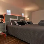 Feel Different Apartment