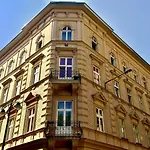Homelike luxury flat on Gyulai Pál