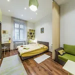 Green Thea Apartment / Free Parking